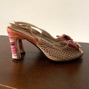Unique & Rare Tan Orange Bow Heels